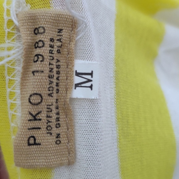 Bright yellow and white striped oversized shirt in size Medium - Picture 4 of 6